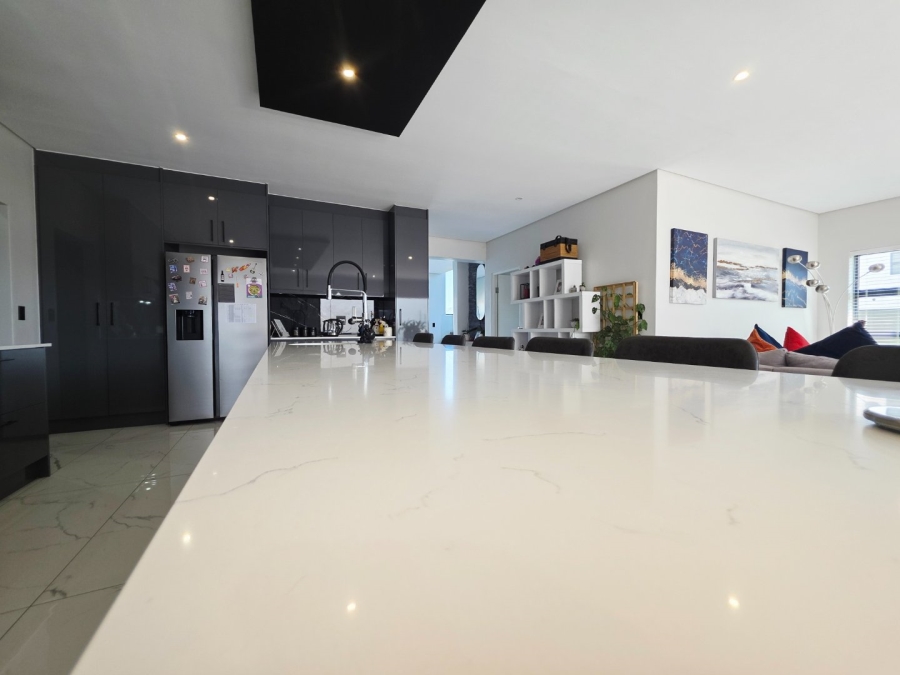 5 Bedroom Property for Sale in Sandown Western Cape